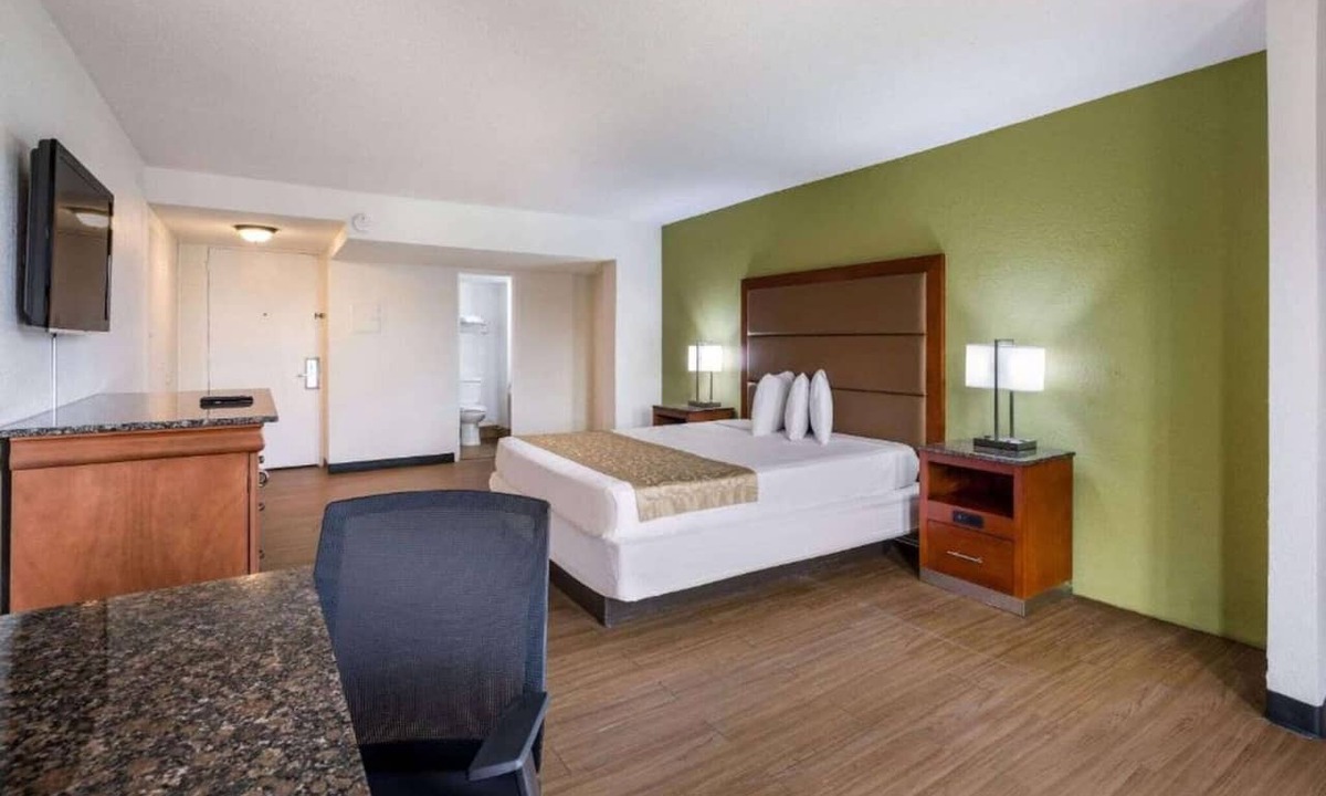 Orlando Apartment | King Bed|Smoking|Orlando