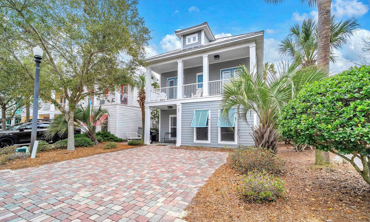 Villages of Crystal Beach House | Kono Breeze | 4 BR Destin Vacation Home Near Crystal Beach | 2PM Check in! Resort Pool + Prime Location