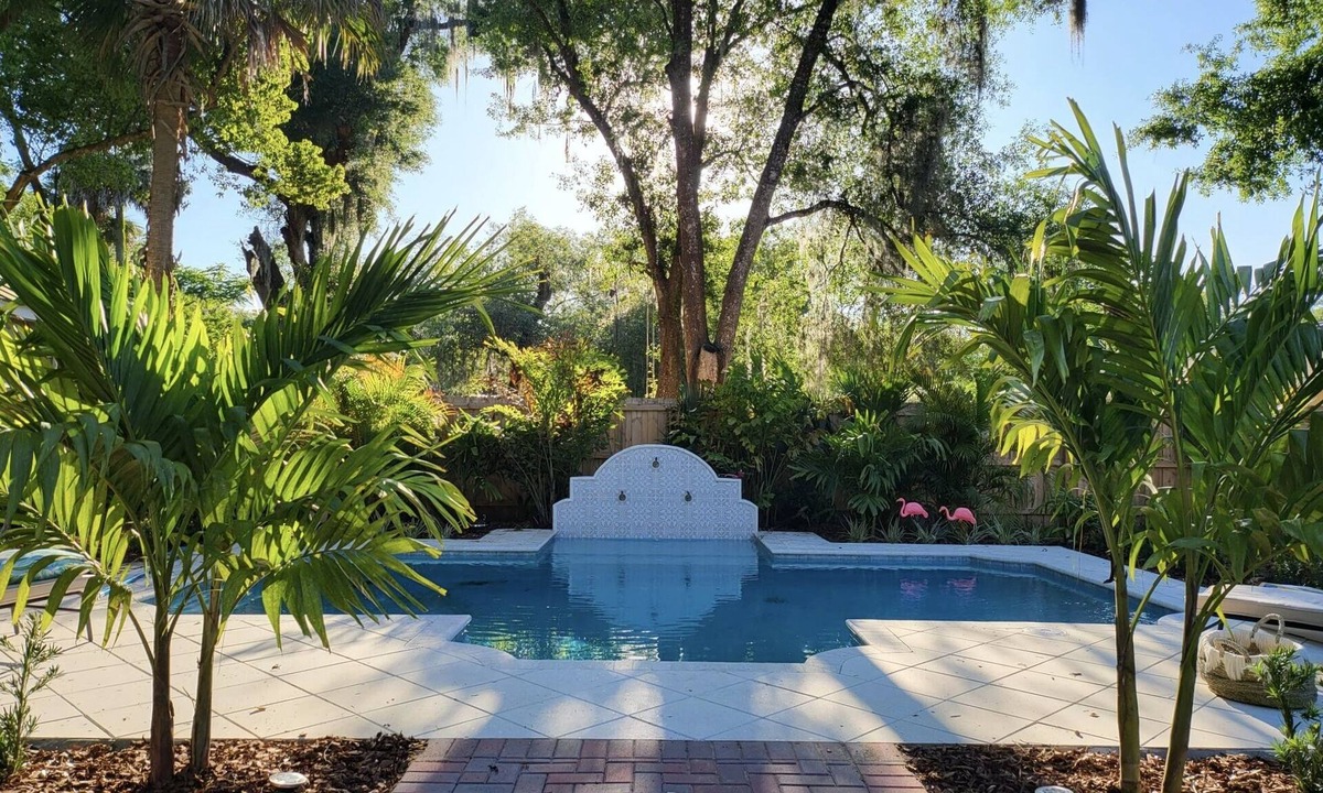 Mount Dora Villa | La Maison Musique, Romantic French pool Villa, Downtown Mt. Dora, sleeps 12,pets