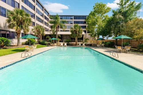 Kenner - Louis Armstrong International Airport Hotel | La Quinta Inn & Suites by Wyndham New Orleans Airport