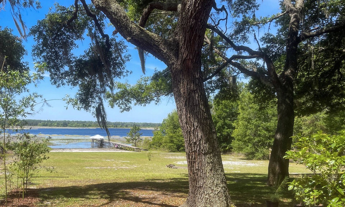 Putnam Hall House | Lake Geneva Getaway – Close to Gainesville & UF