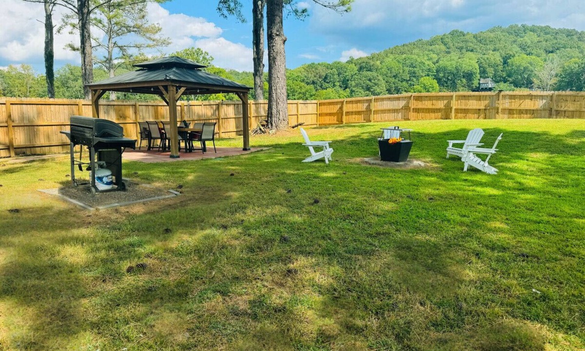 Groveoak Cabin | Lake Guntersville Cabin |Pet Friendly | Fenced Yard | Fire Pit - Coco Chateau