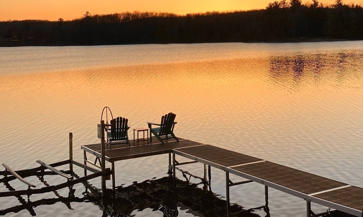 Northeast Michigan Cabin | Lake Life! Kayaks, Campfires, Day Trips to Traverse City or Lake MI!