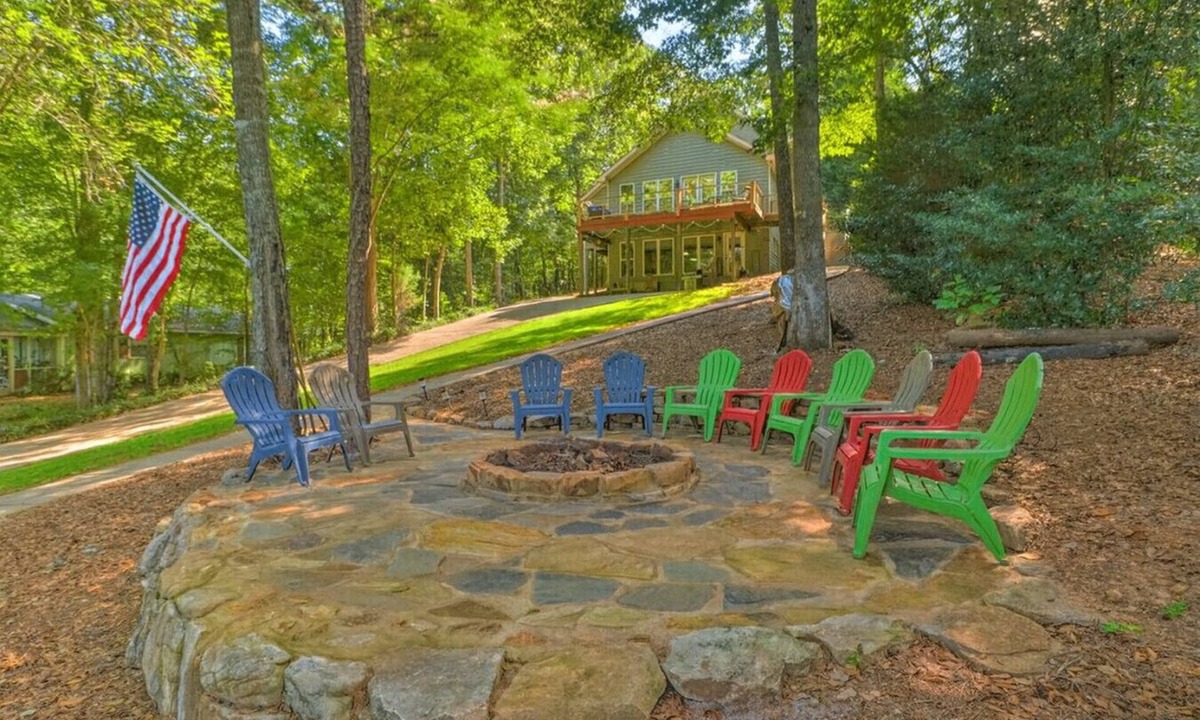 Jacksons' Gap House | Lake Martin Dock House | Fire Pit, Game Room, Deck