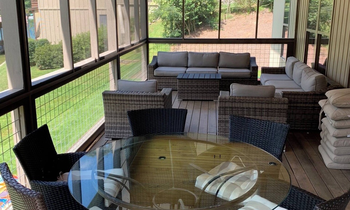 Eclectic House | Lake Martin Kowaliga New Water Front Calm Water great for boat and swimming