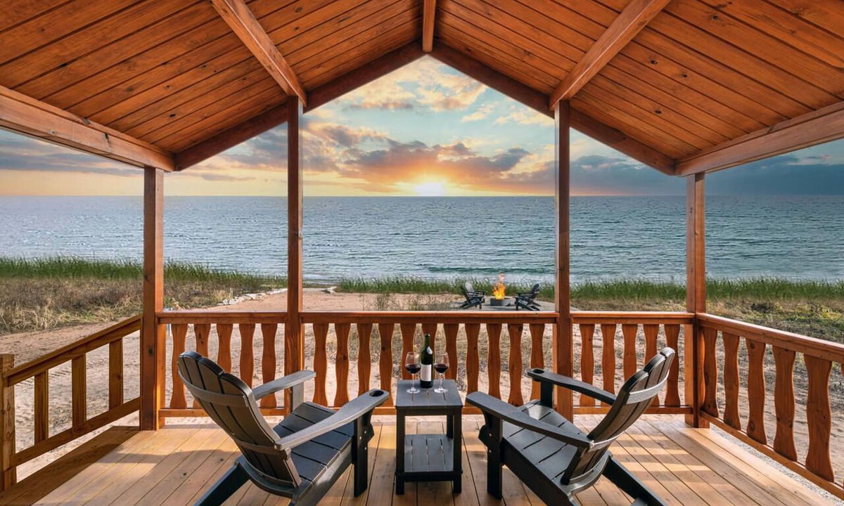 Escanaba Cabin | Lake Michigan Tiny Log Cabin - Fall Color Dates Available!