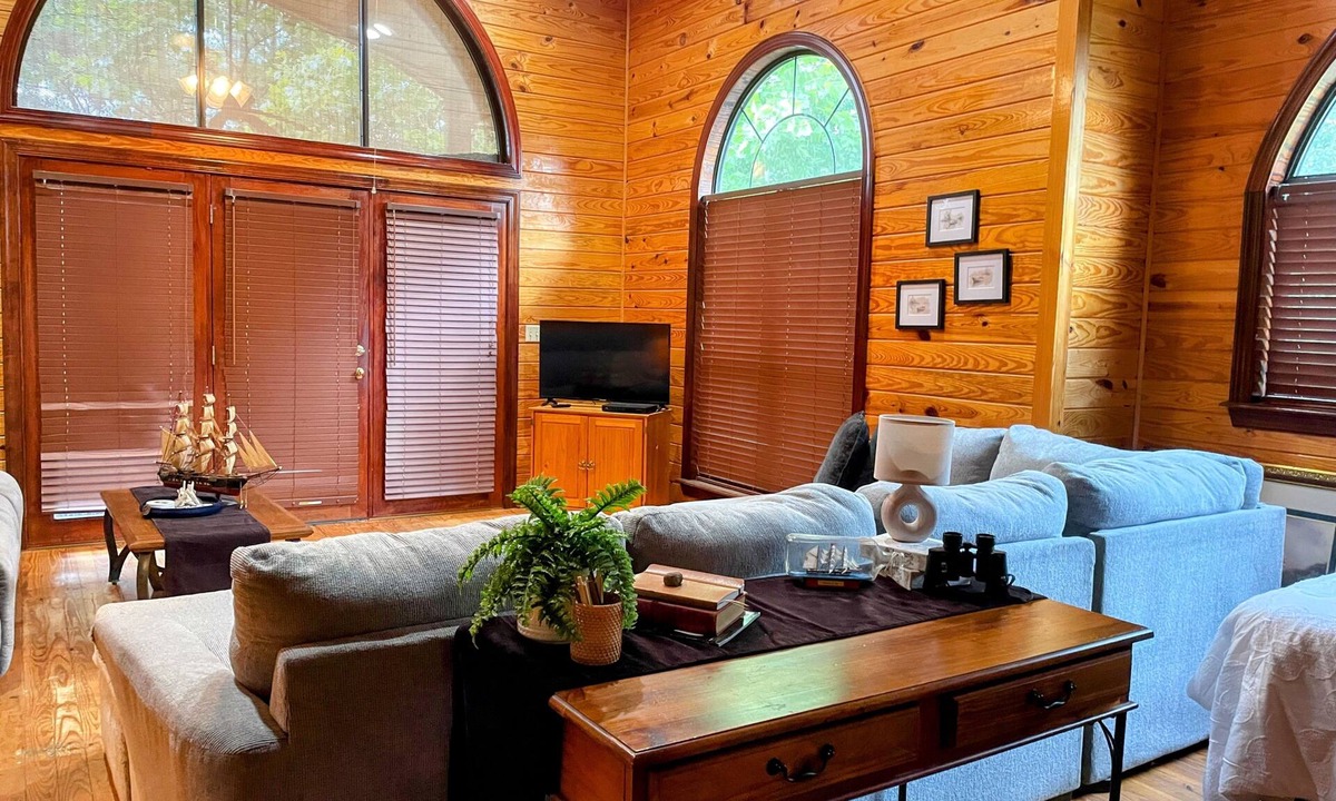 Samantha Ski Chalet | Lake Tuscaloosa Oasis