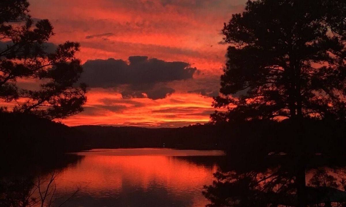 Northport House | Lake Tuscaloosa Views.