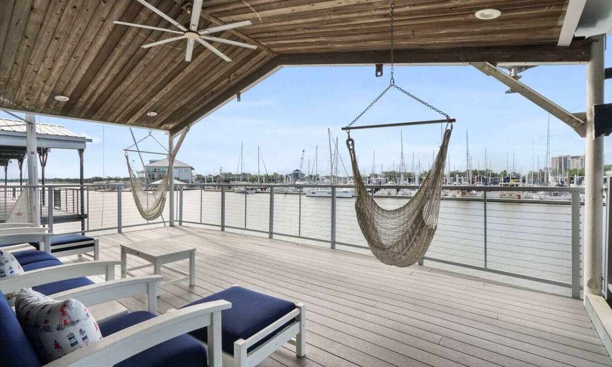 West End House | Lakefront-Marina in back! Get-a-way in New Orleans