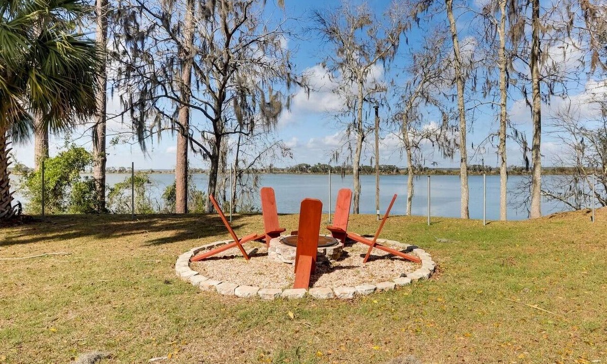 Midway House | Lakefront Pamona Retreat w Deck & Fire Pit