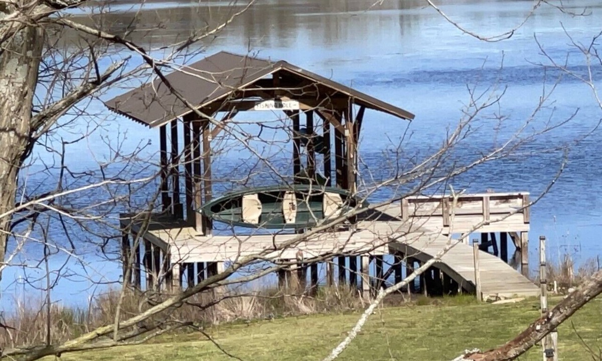 Fackler Cottage | Lakefront- Private Dock w/Kayaks! A Fisherman's Paradise! WITH NEW HOT TUB!