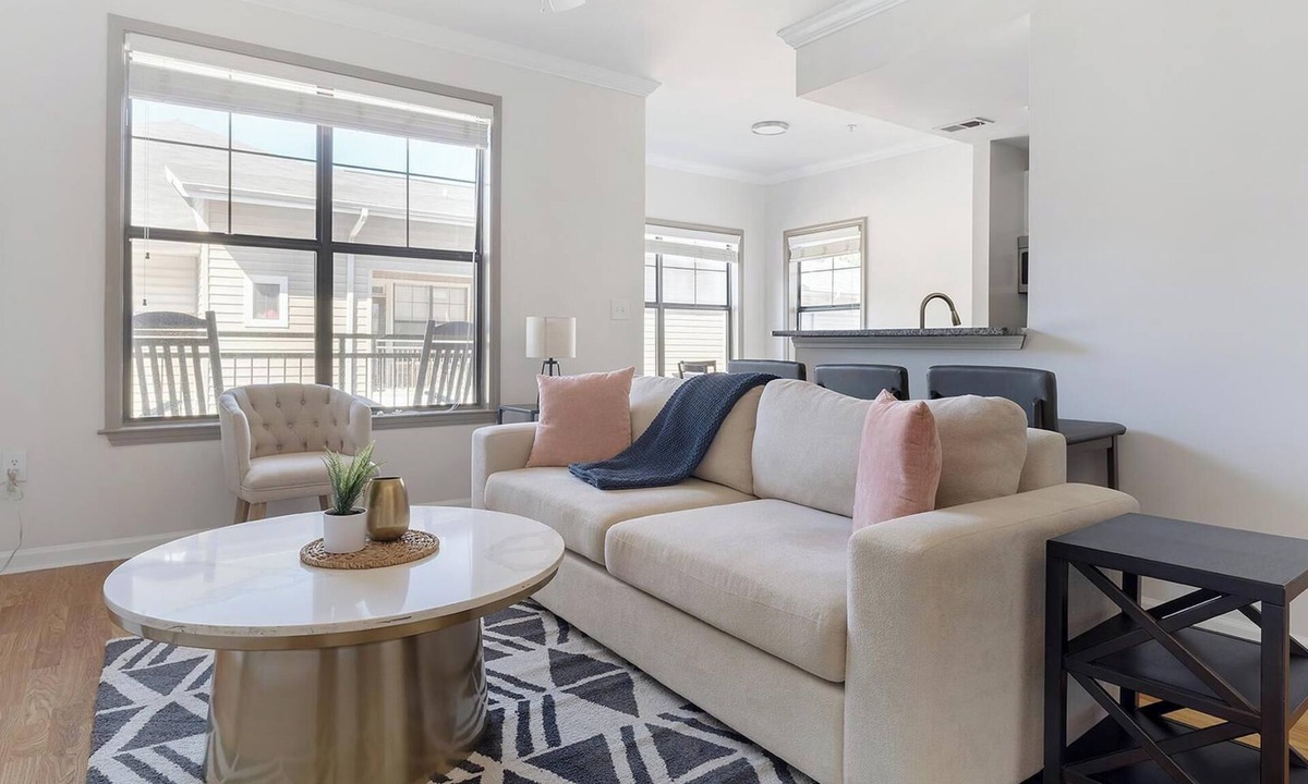 Piedmont Heights Apartment | Landing | Beautiful 1BD, Gym, Courtyard