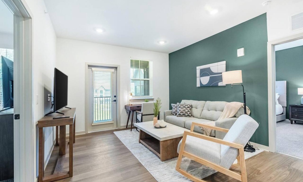 Mobile Apartment | Landing | Beautiful 2BD, Courtyard, Gym