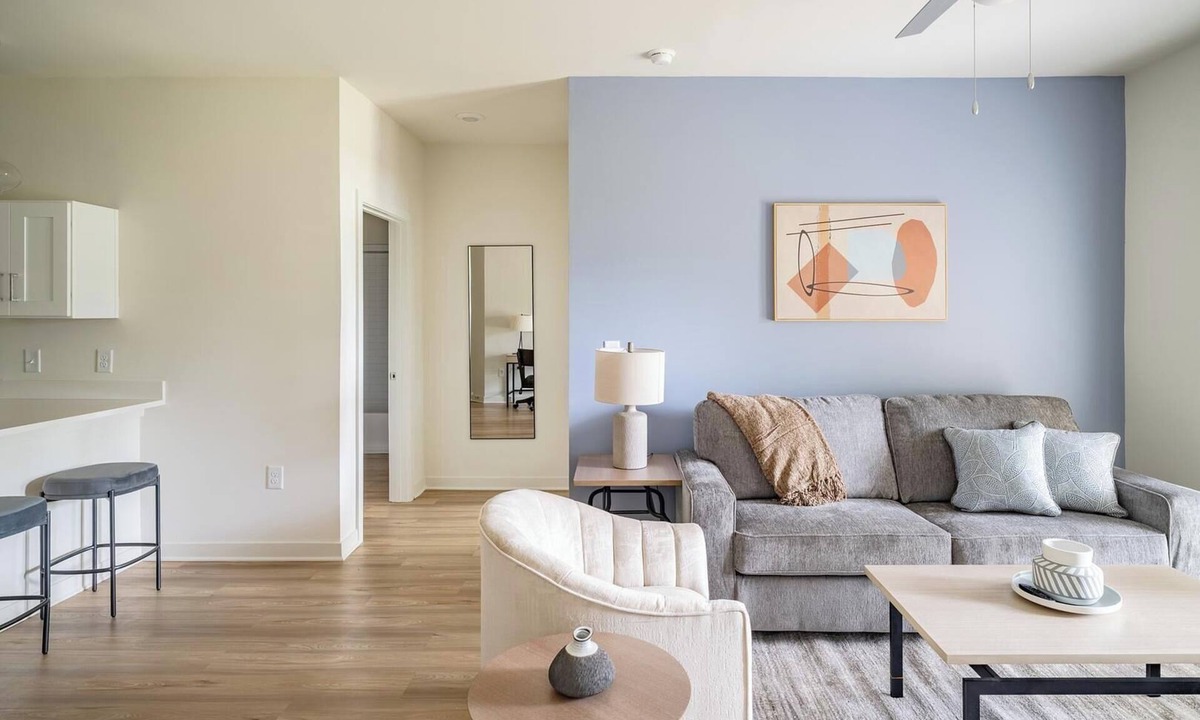 Bellview Apartment | Landing | Beautiful 2BD, Pool, Gym