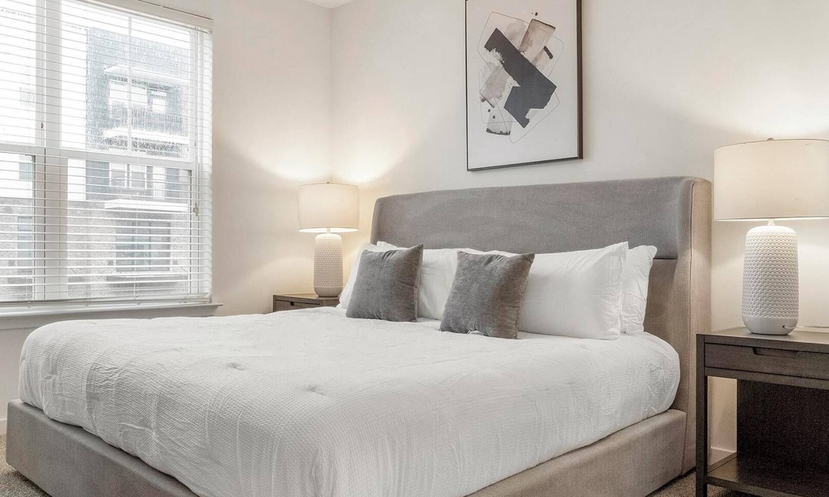 Mableton Apartment | Landing | Spectacular 3BD, Gym, Yoga Studio