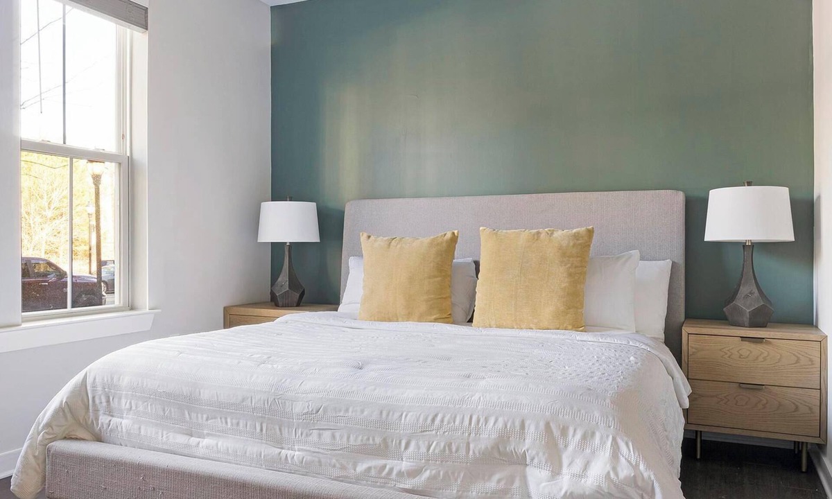 Mableton Apartment | Landing | Stunning 1BD, Pool, Gym