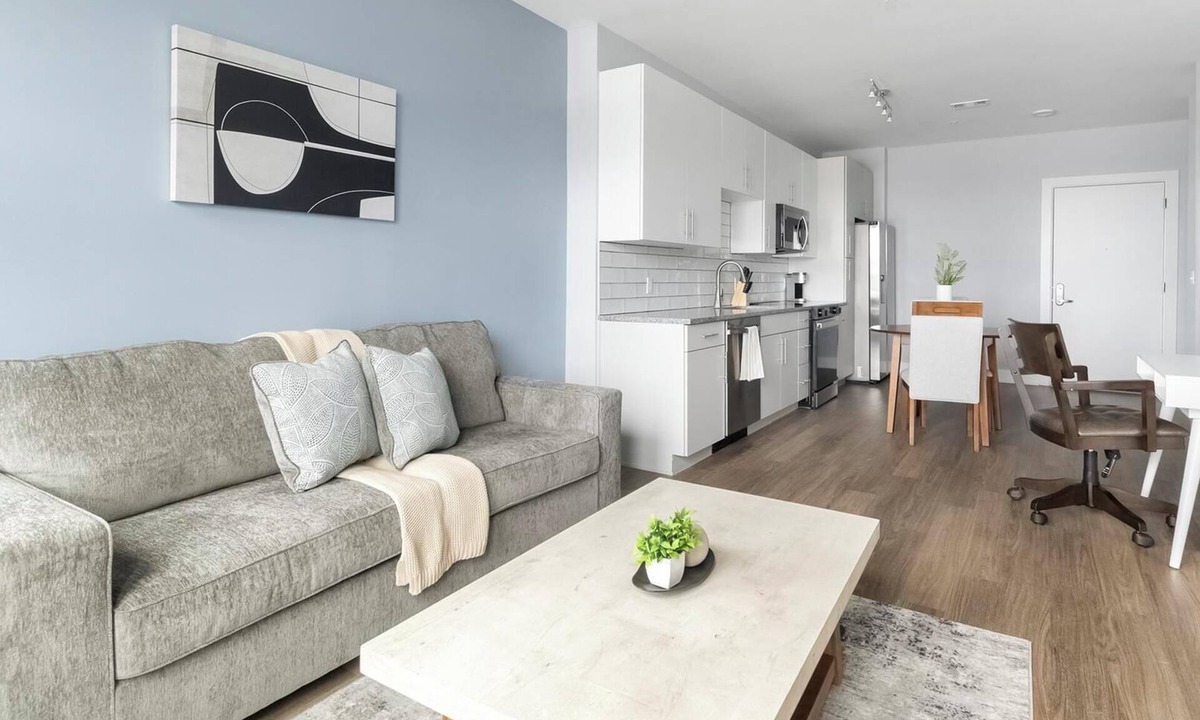 Sports Complex Apartment | Landing | Stylish 1BD, Clubhouse, Gym