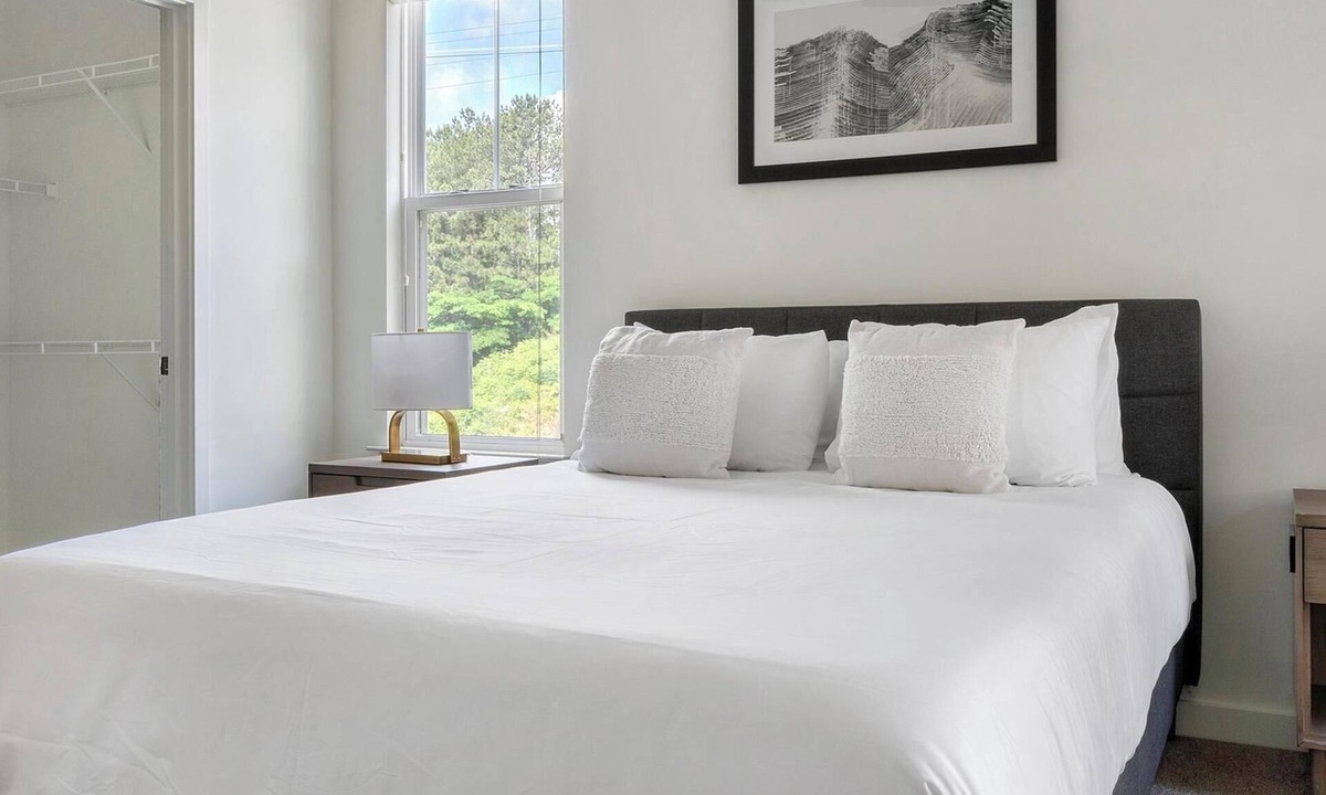 Mableton Apartment | Landing | Stylish 1BD, Gym, Yoga Studio