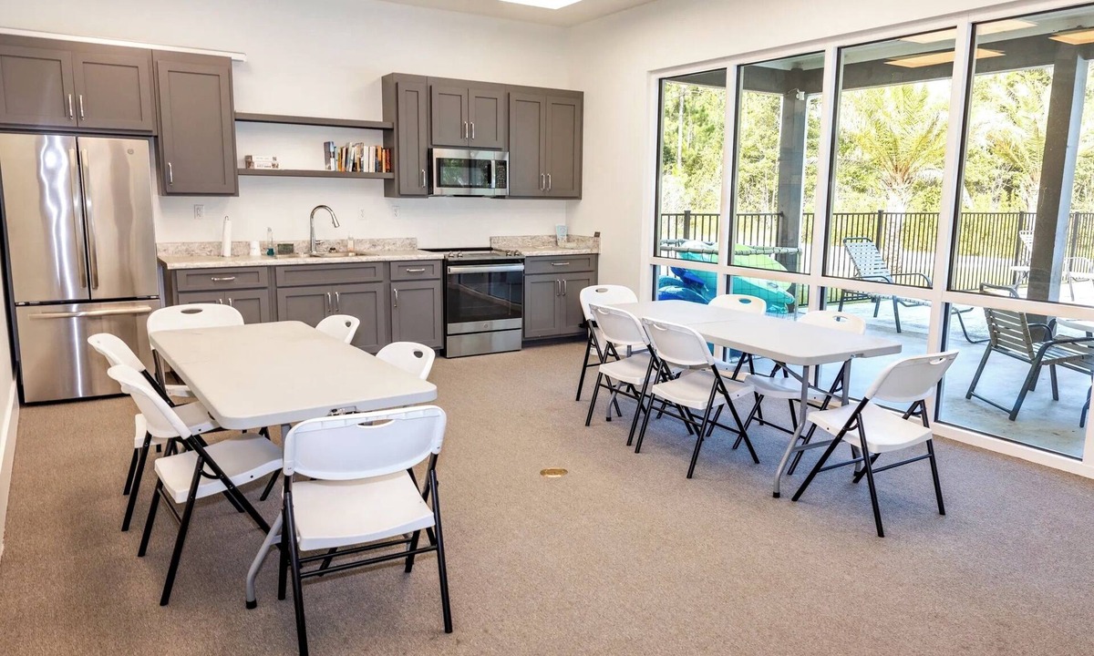 Oak RV Rental | LARGE PREMIUM Pull-Thru RV Campsite #43-Bring Your RV & Boat! NEAR BEACHES 🌊🏖️🩱!