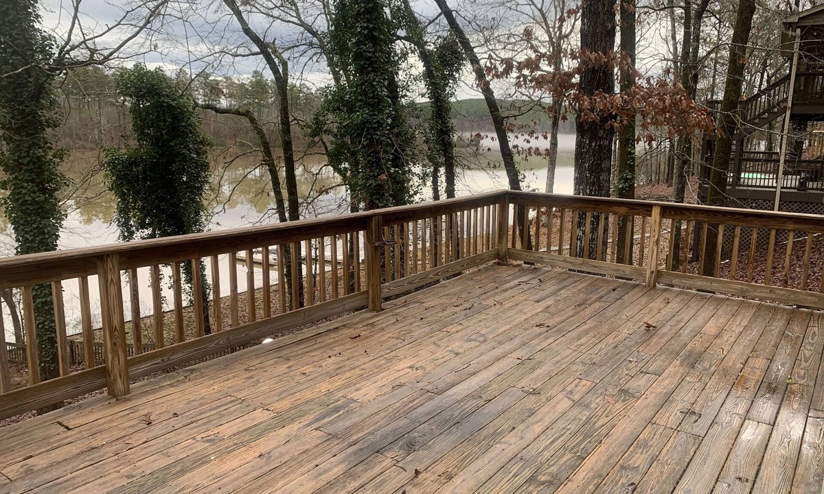 Columbiana House | Lay Lake House, life is better on the lake
