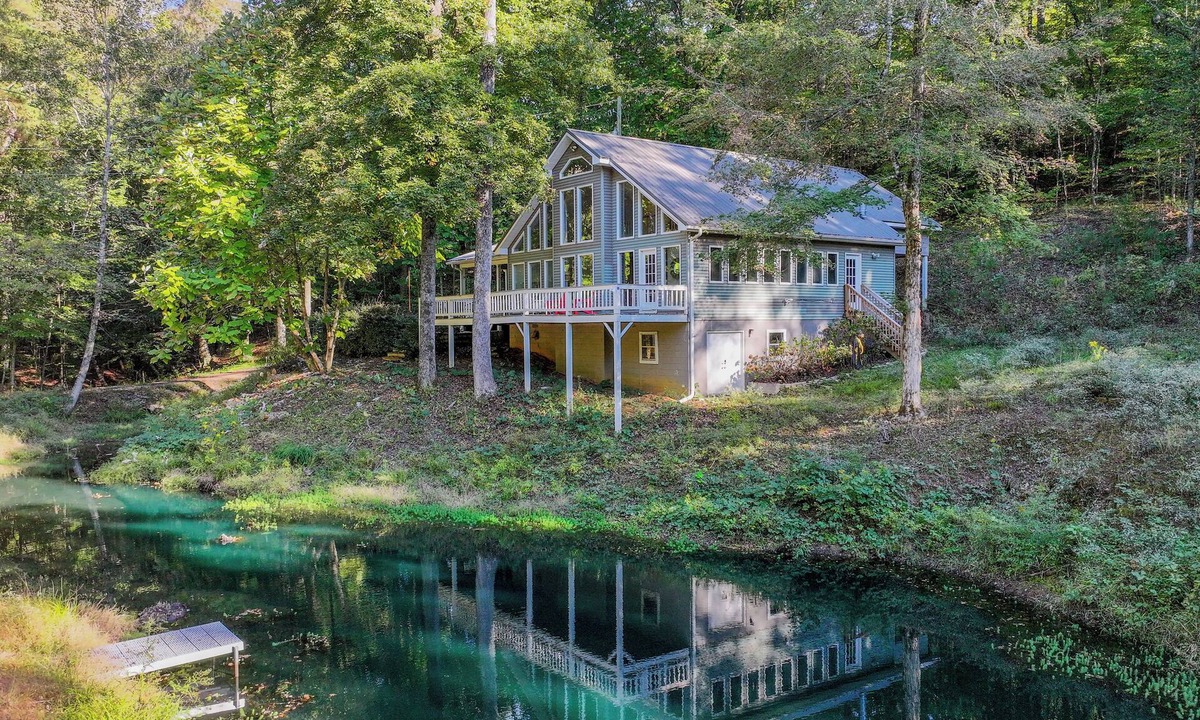 Duncanville House | Legends Lodge: A woodland retreat near University of Alabama!