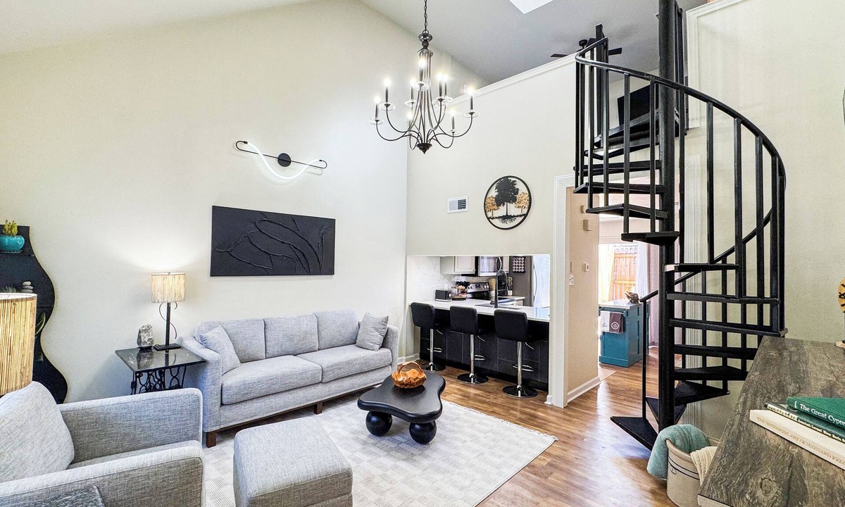 South Baton Rouge Condo | Life with a Twist - Urban Escape - Best Location