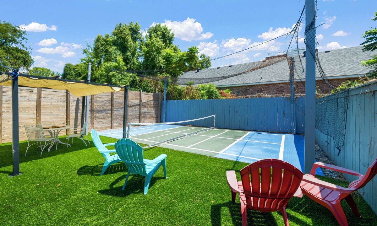 Freret House | Live NOLA-4 Beds, Laundry, Screened-In Porch w/BT-SS Speakers & Pickleball Court