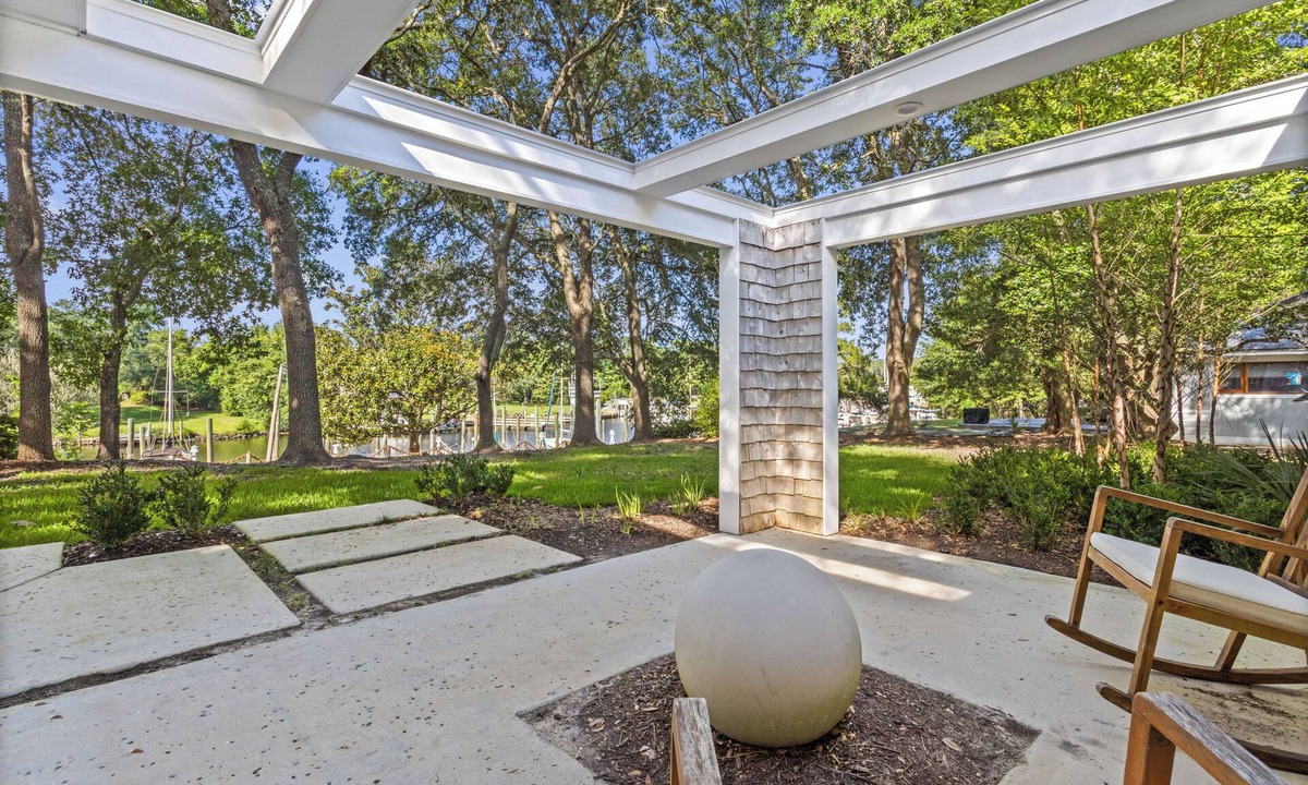 Biloxi House | Live Oaks & Marina Views! Ocean Springs Home