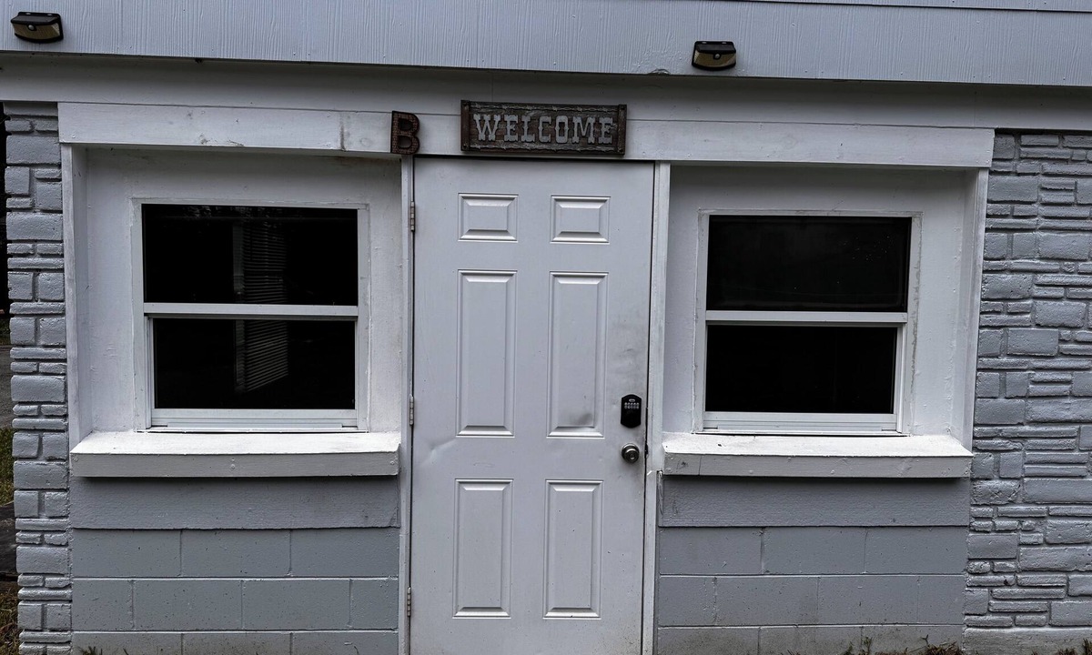 Hyde Park Apartment | Lovely Tiny House located in the heart of Jacksonville