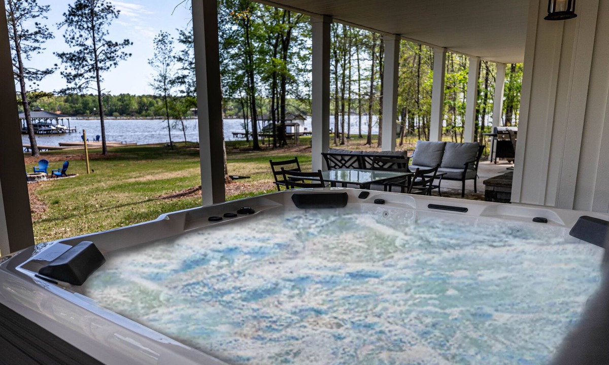 Eatonton House | Luxe Lakefront Home with Private Hot Tub, Dock, Kayaks & Firepit - Dogs OK