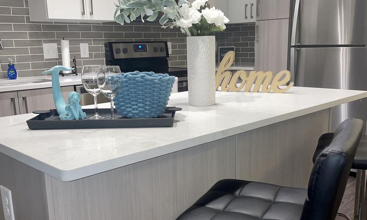 Oakland Apartment | Luxurious 1BD 1BR Downtown ATL w/pool view balcony