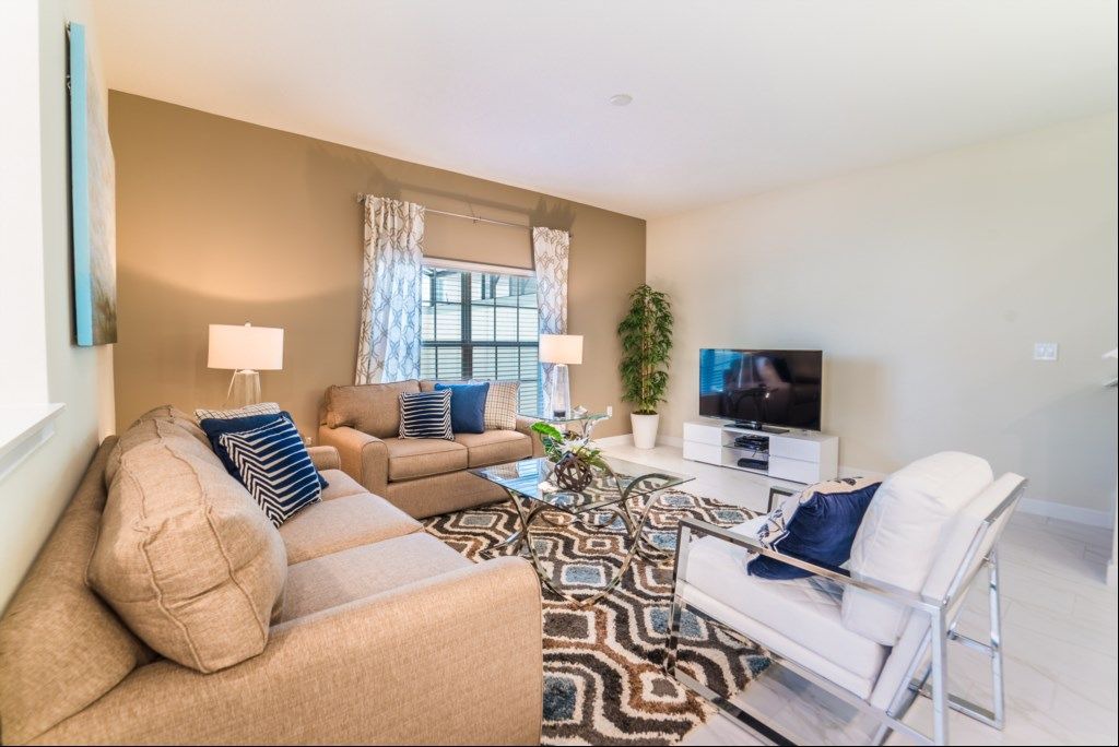 Celebration House | Luxury 5 Bedroom Private Home in Storey Lake near Disney!