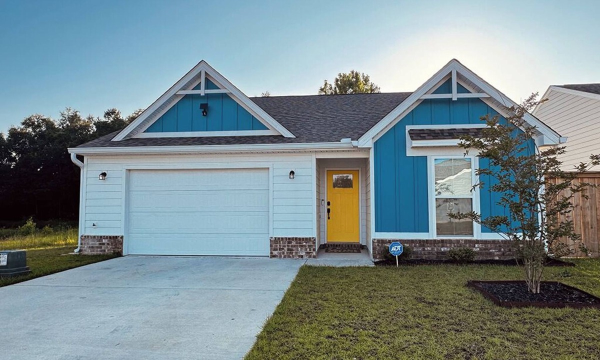 Gulfport House | Luxury Designed 3-bdrm home offering a high-quality stay with Central utilities.