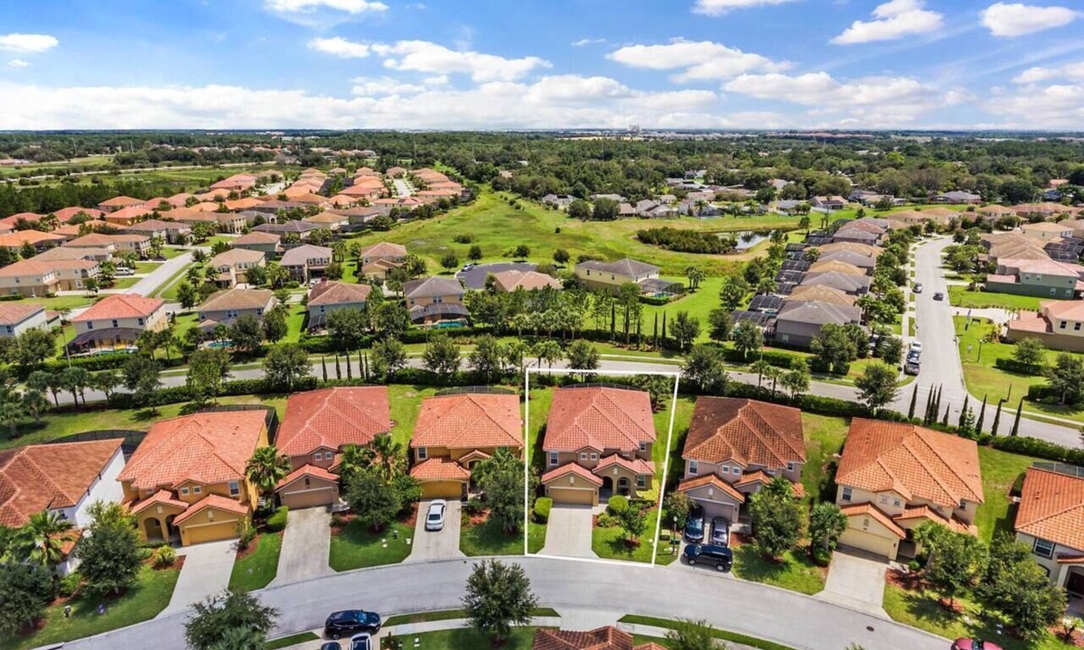 Sunridge Woods Villa | Luxury Disney Getaway with Pool