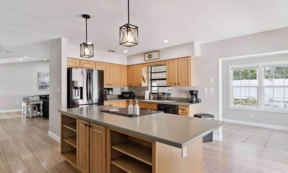 Ventura House | Luxury House - Sleeps 8 Golf Disney Family Fun