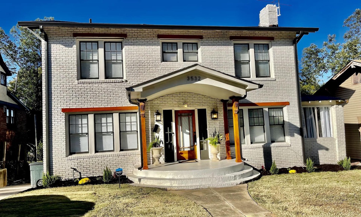Norwood House | Luxury Norwood House close to downtown Birmingham/Coca-Cola Amphitheater