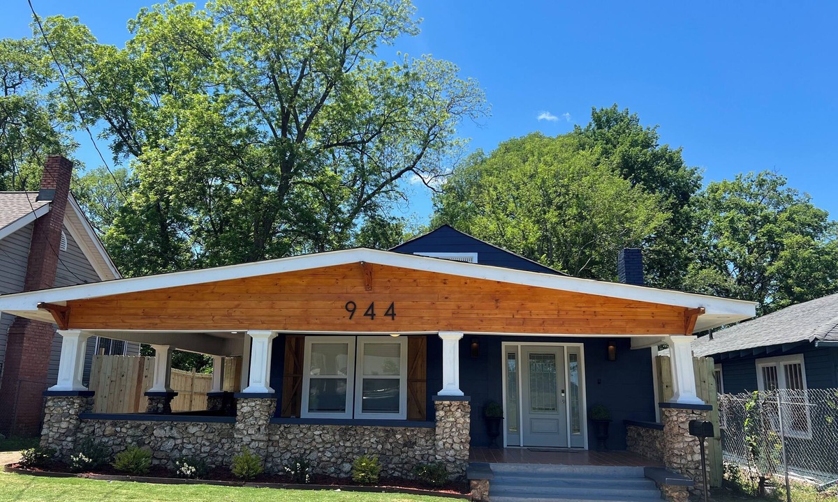 Crestline Heights House | Madyson's Manor - Charming Home Perfect for Family & Friends!