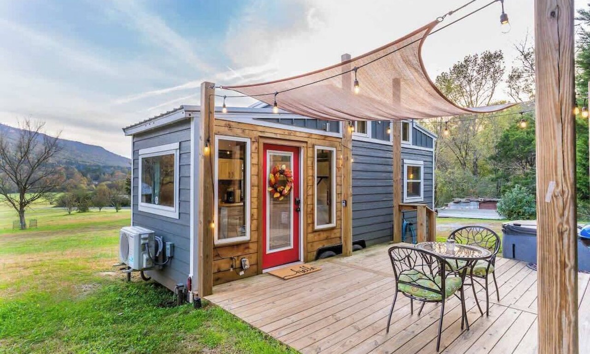 Wildwood House | Magnolia Tiny Home - Hot Tub and Mountain Views