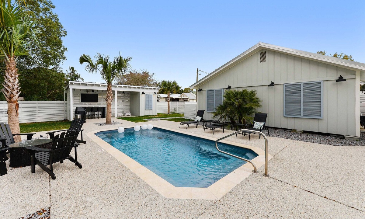 Bay St Louis House | Main Street Pool and Hot Tub Oasis BSL 039