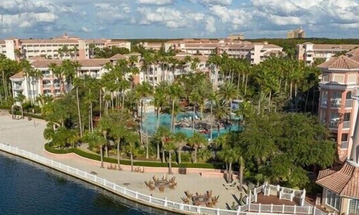 Williamsburg Villa | Marriott Grande Vista 2-bedroom villa, 2-baths, 4 miles from Walt Disney Resort
