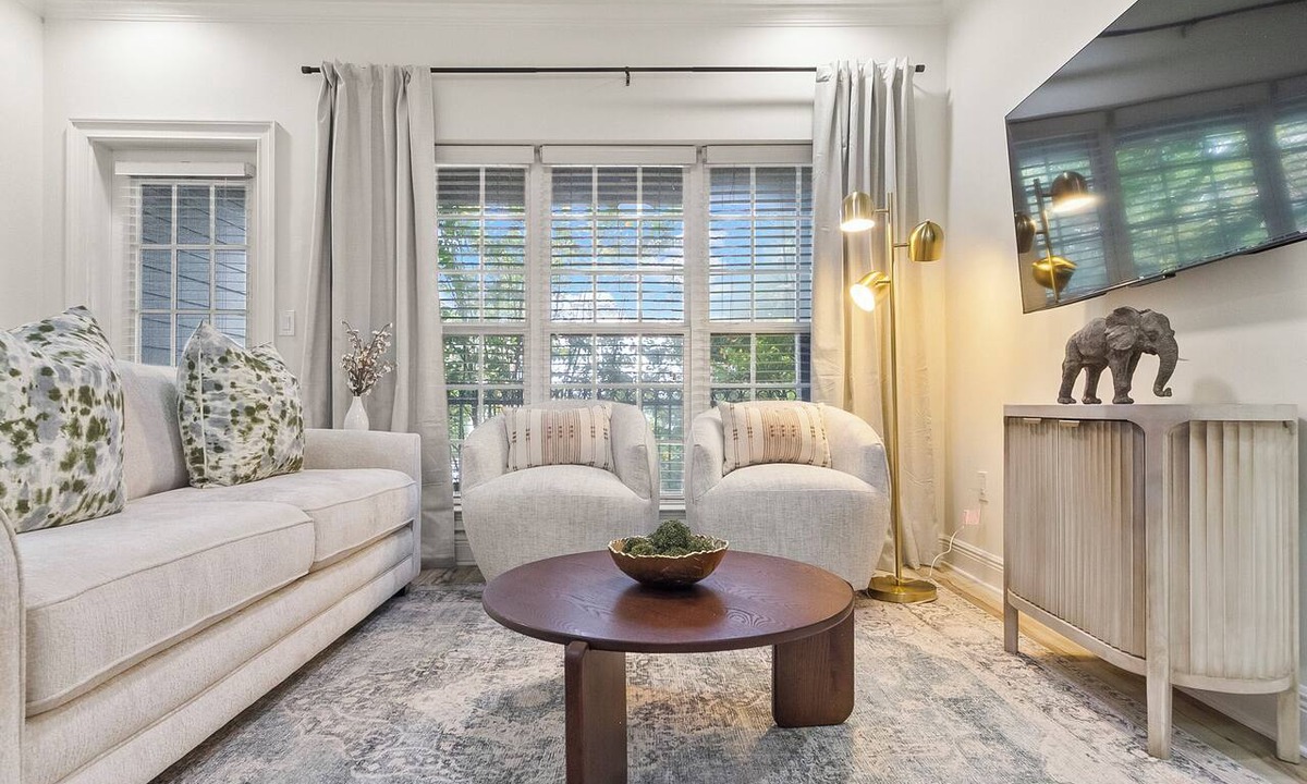 Tuscaloosa Condo | Maxwell Place | Walk to Stadium | Pool & Gym