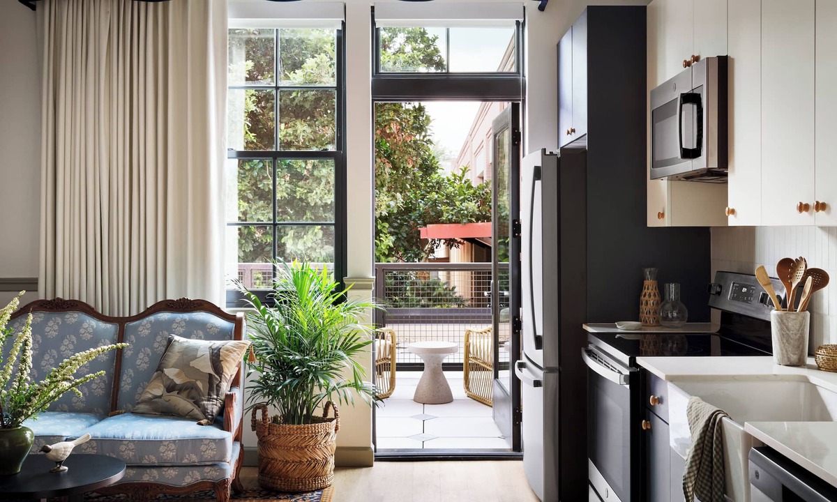 Arts/Warehouse District Apartment | Memoir Warehouse District