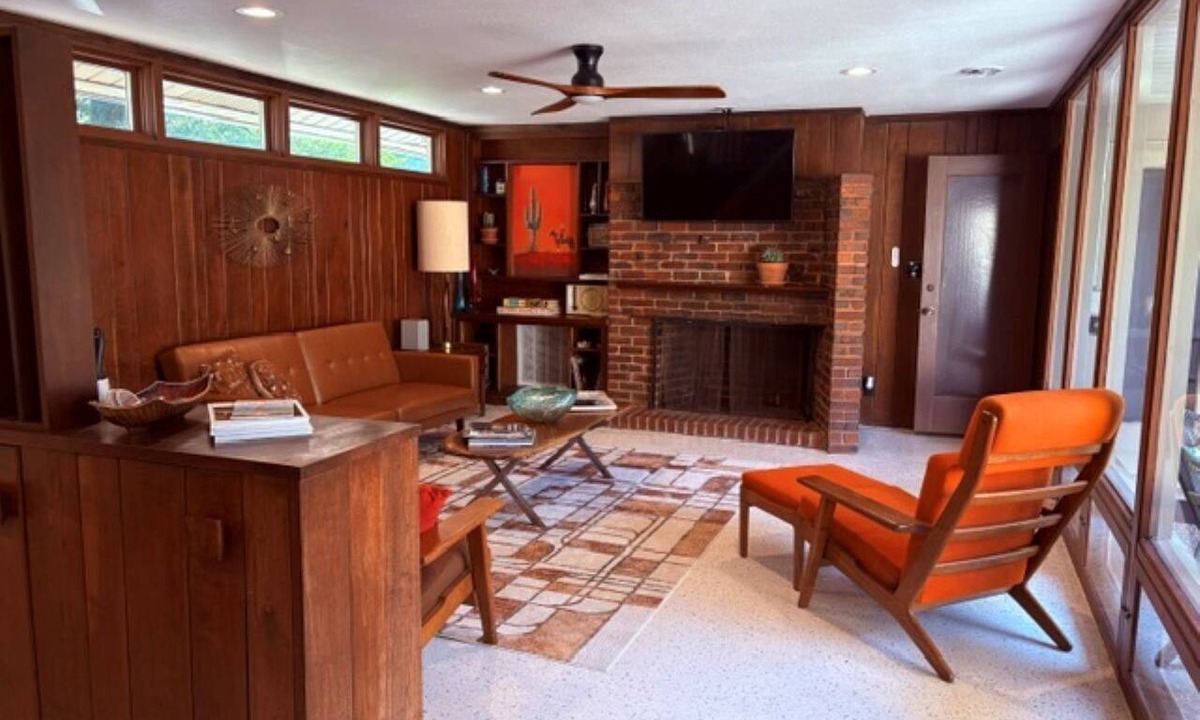 Springdale House | Mid Century Home, Downtown Springdale with Hot Tub & Fire Pit