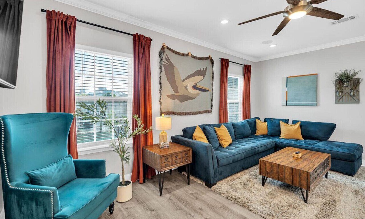 Tulane - Gravier Apartment | Mid-City w/Balcony - Near Superdome & Streetcars