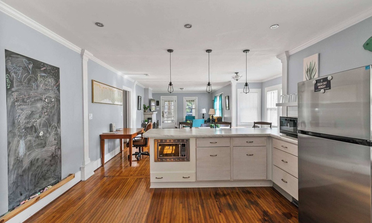 Birmingham House | Mins to Airport & Downtown-Beautiful Tarrant Home