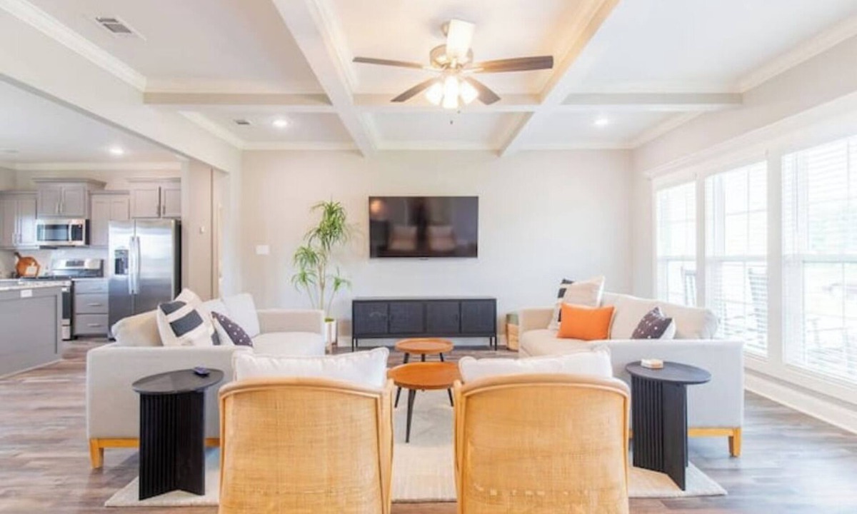 Hahira House | Modern Comfort in a Cozy Retreat