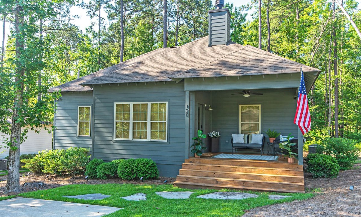 Tallassee House | Modern Family-oriented 3BR 2BA Smart Home | Lake Martin Access | Near Auburn University