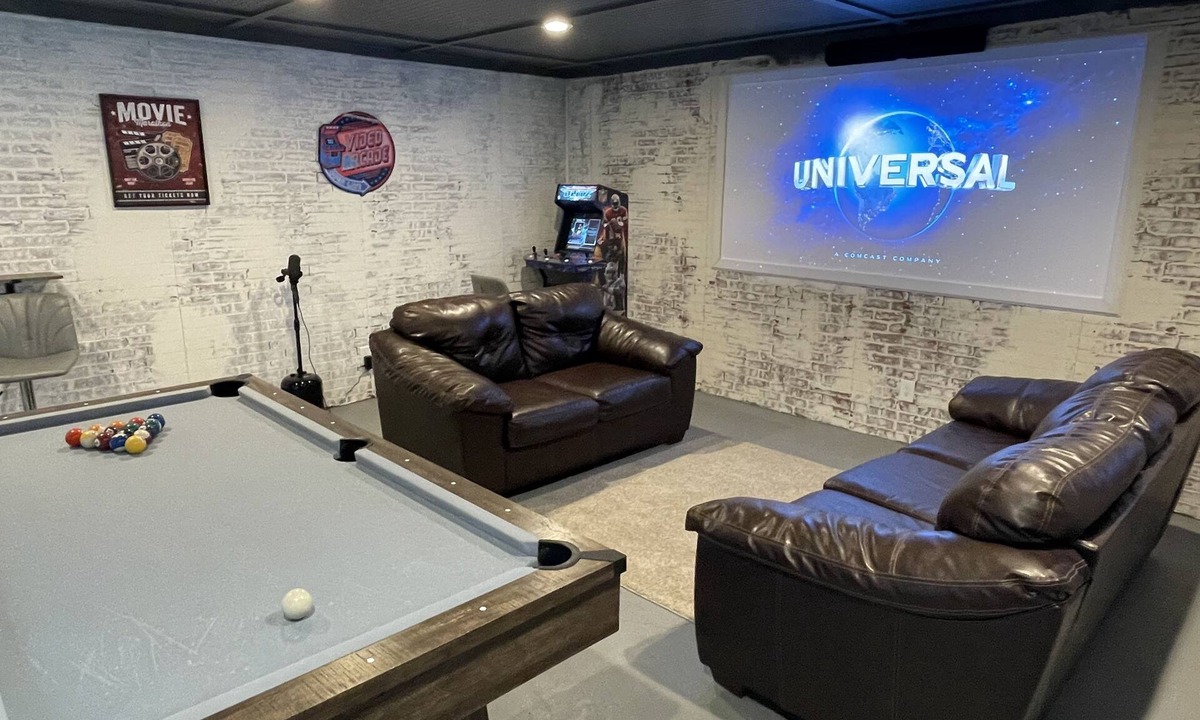Pearl House | Modern Farmhouse w/Gameroom and theater room close to everything