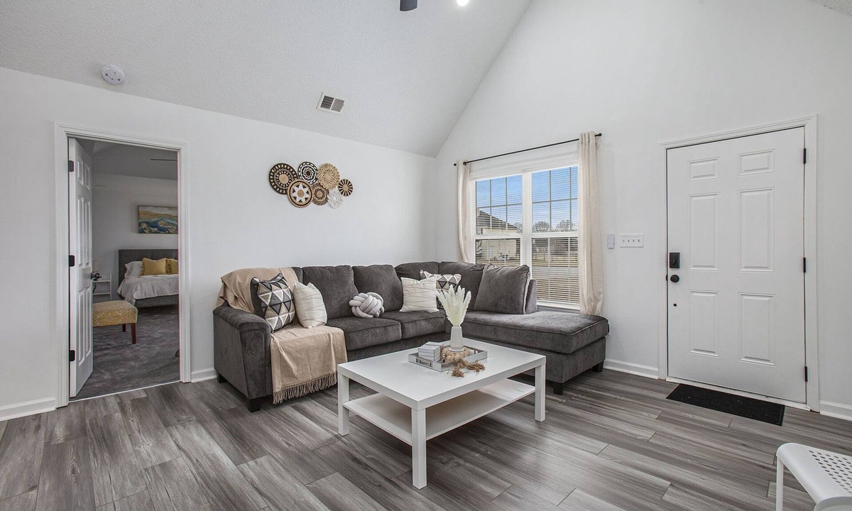 Cartersville House | Modern Home 4 Bed Lakepoint- Hyundai SK EV Plant-Near Museum's