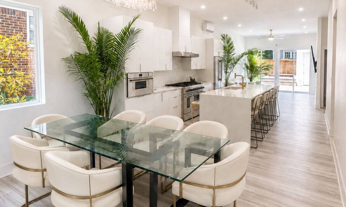 Home Park House | Modern Luxury Home Near World Cup Events